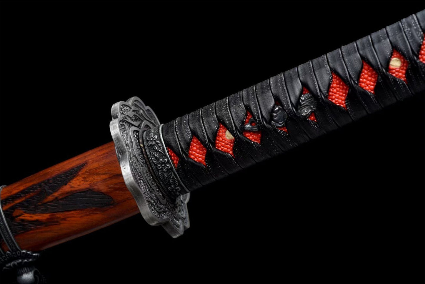 Sekiro Undead Cut Katana – Tsuba-Detail