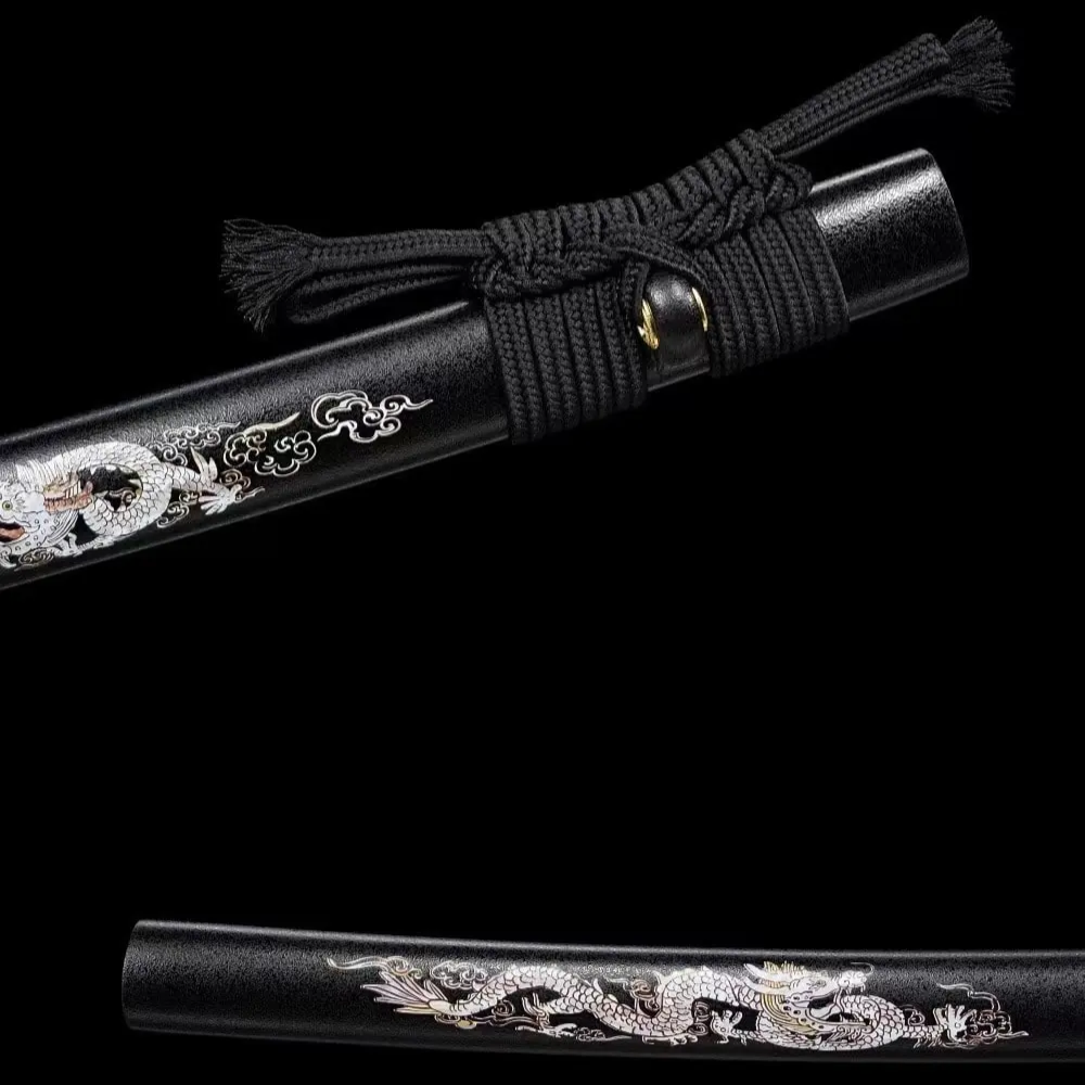 Katana mit schwarzer Klinge – 1060 Kohlenstoffstahl – Saya-Detail