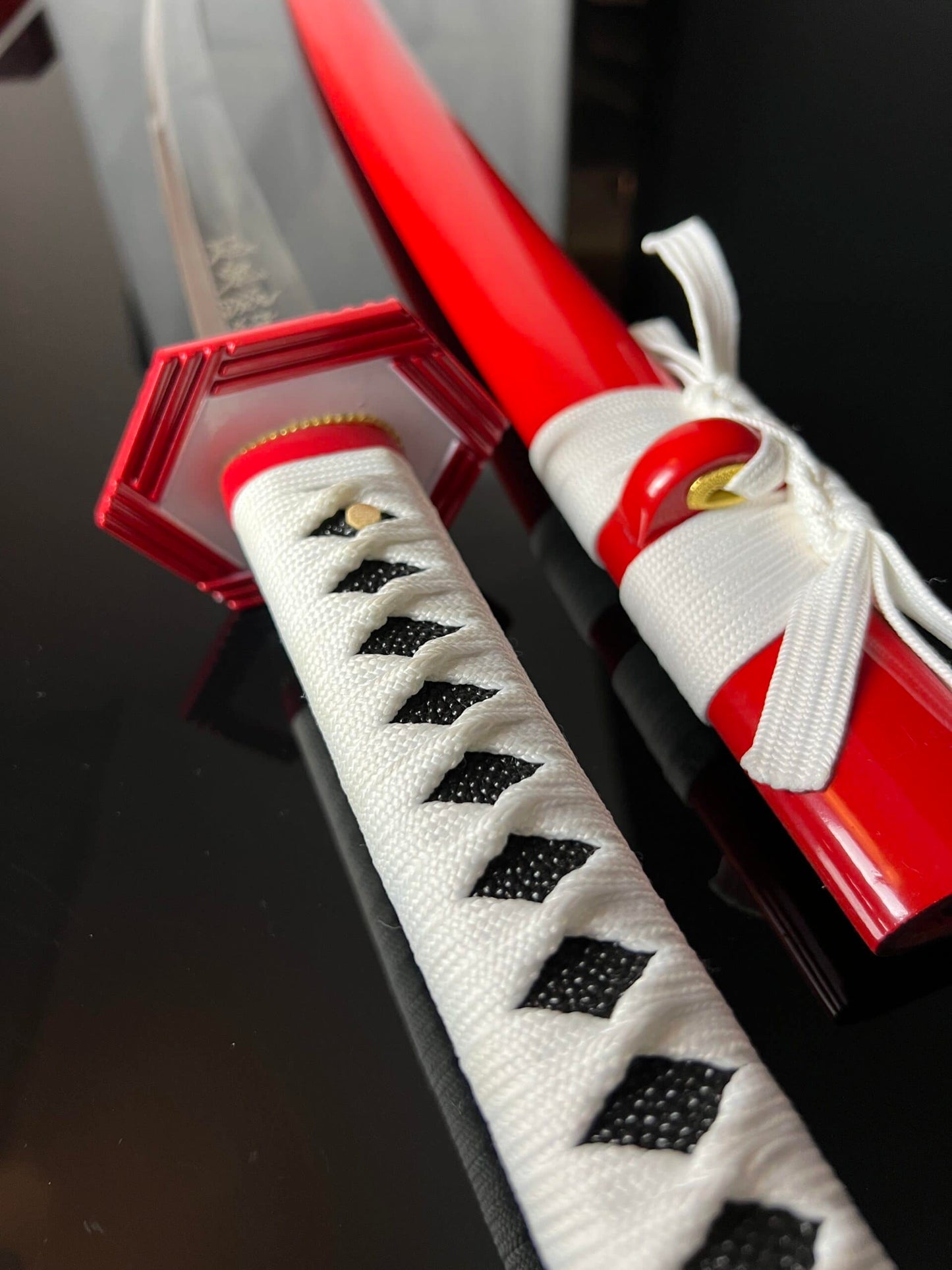 Giyu Tomioka Katana-Schwert – Griff-Detail