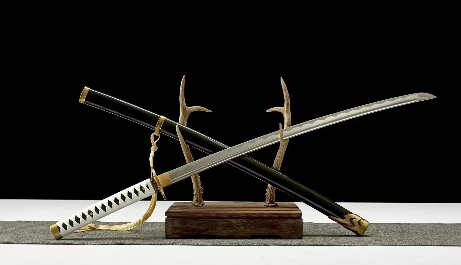 Devil May Cry Vergil Yamato Katana – Detailansicht